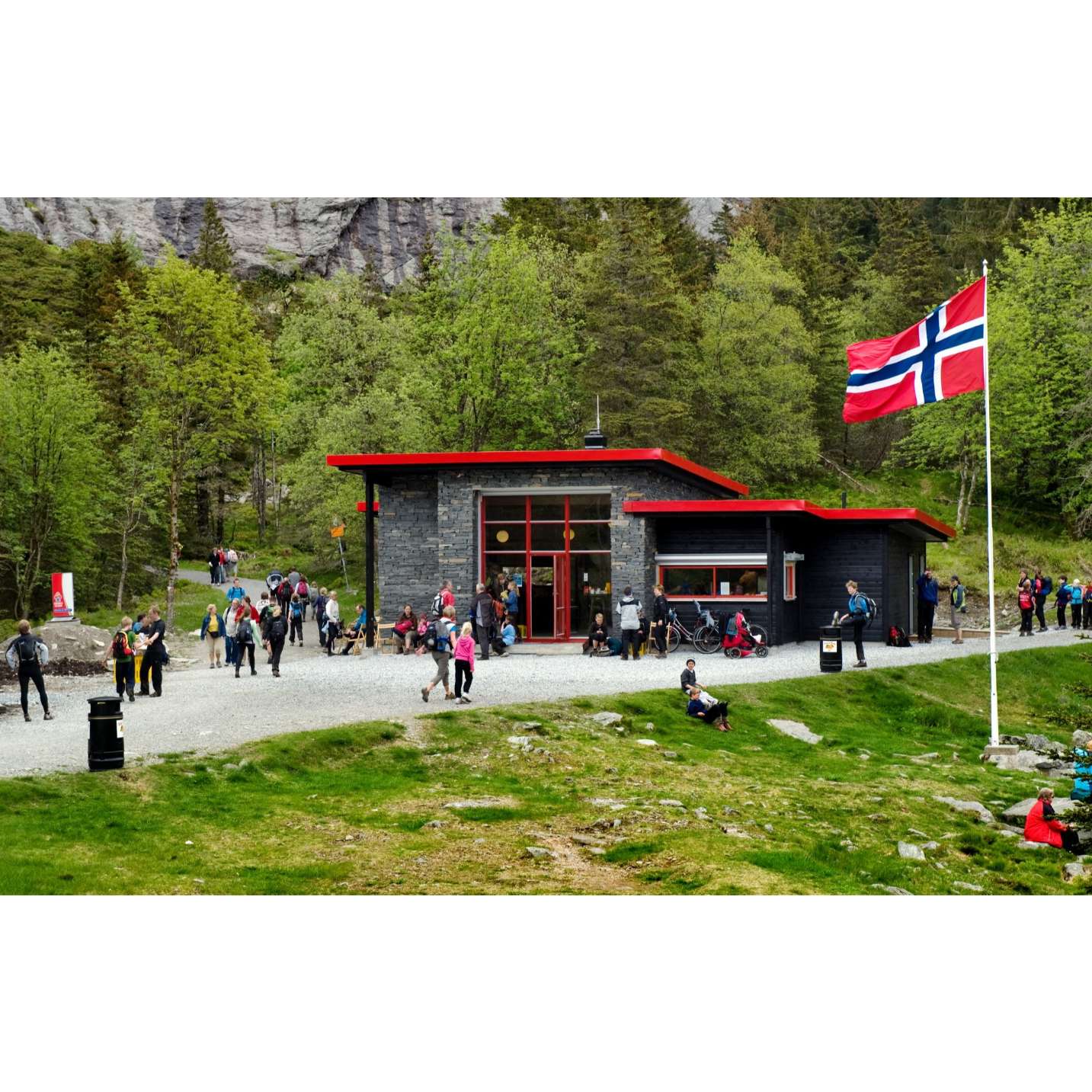 BRUSHYTTEN SKANSEGUTTENES FORENING